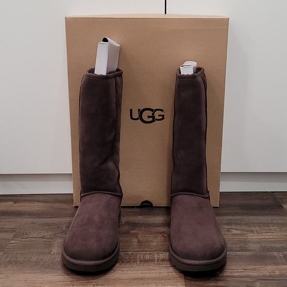 NWT UGG Classic Tall Boot - Picture 5 of 7
